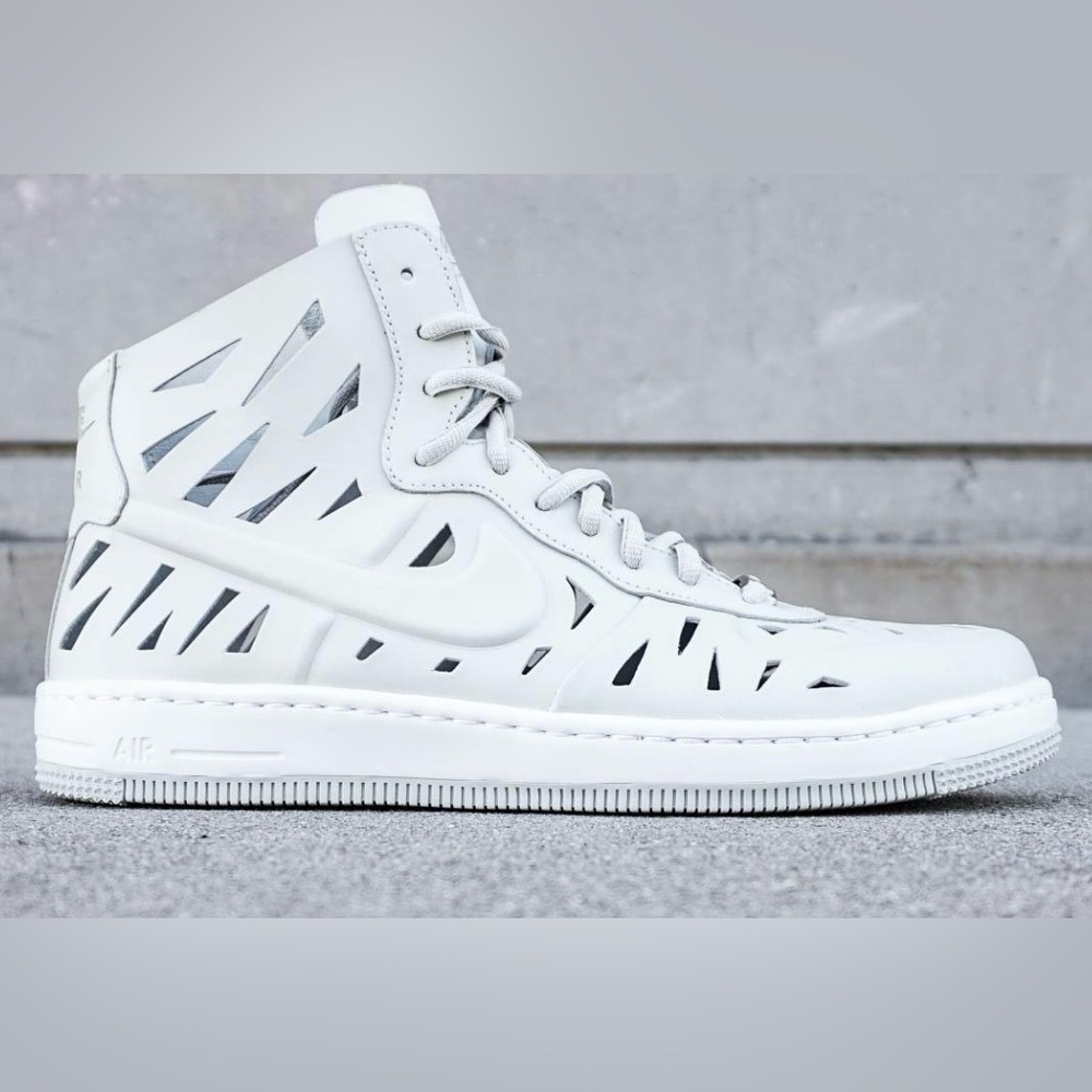 NIKE WOMEN AIR FORCE 1 ULTRA FORCE MID JOLI QS (WHITE / LIGHT BONE) size 6,5